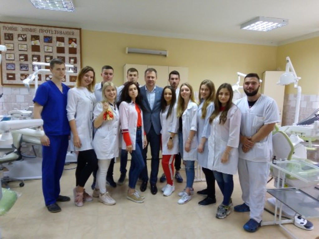 Свято останнього дзвоника, яке є багаторічною традицією нашої кафедри.