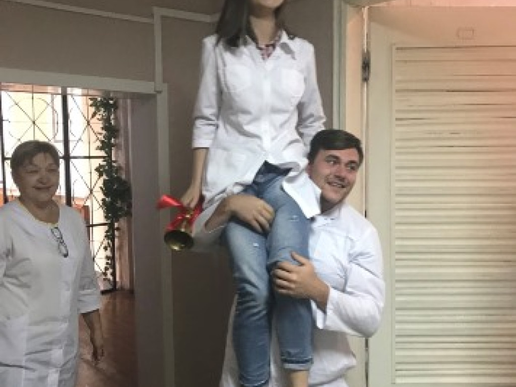 Свято останнього дзвоника, яке є багаторічною традицією нашої кафедри.